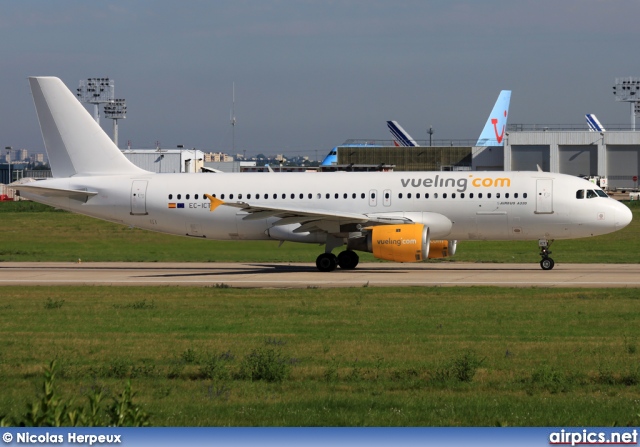 EC-ICT, Airbus A320-200, Vueling