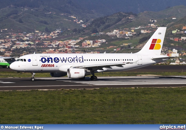 EC-IZR, Airbus A320-200, Iberia