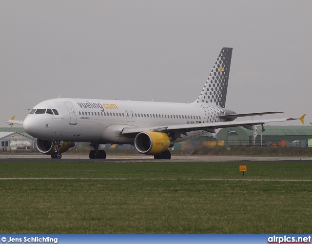 EC-KMI, Airbus A320-200, Vueling