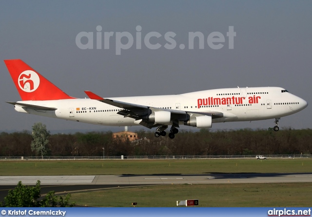 EC-KXN, Boeing 747-400, Pullmantur Air