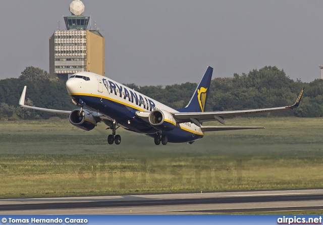 EI-DCF, Boeing 737-800, Ryanair