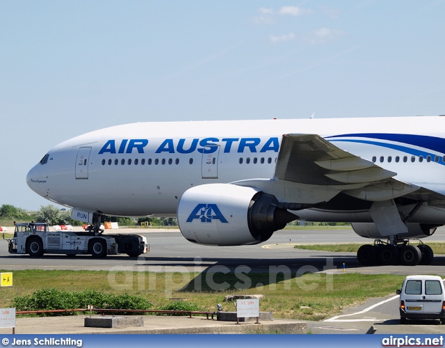 F-ORUN, Boeing 777-200ER, Air Austral