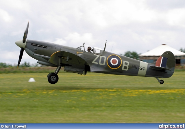 G-ASJV, Supermarine Spitfire Mk.IXB, Private