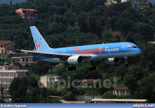 G-BYAU, Boeing 757-200, Thomsonfly