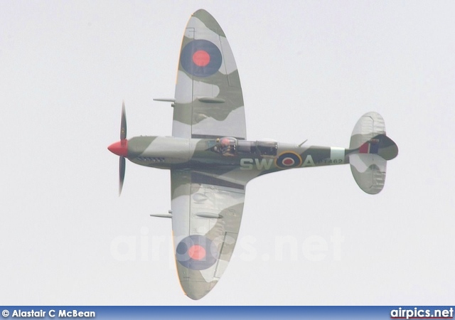 G-CTIX, Supermarine Spitfire T9, Untitled