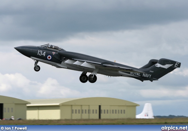 G-CVIX, De Havilland DH-110 Sea Vixen FAW.2, Private