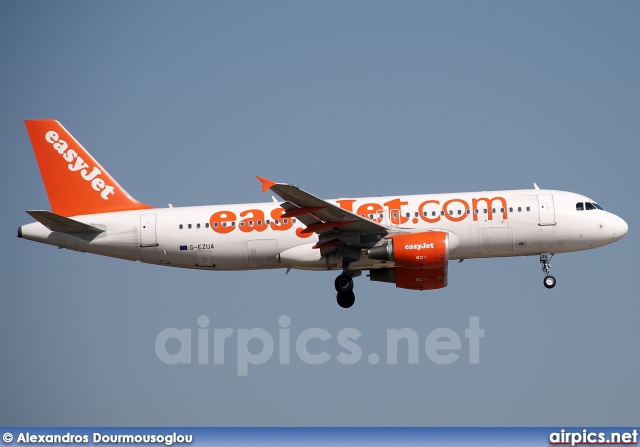 G-EZUA, Airbus A320-200, easyJet