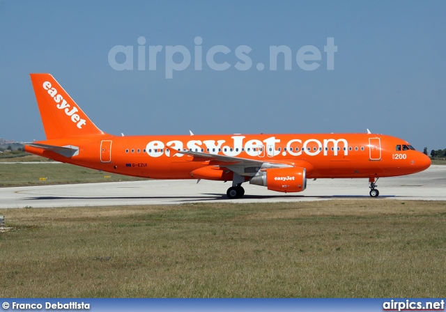 G-EZUI, Airbus A320-200, easyJet