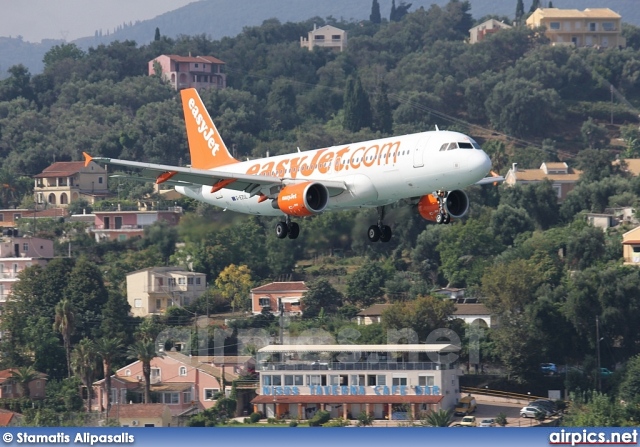 G-EZUL, Airbus A320-200, easyJet