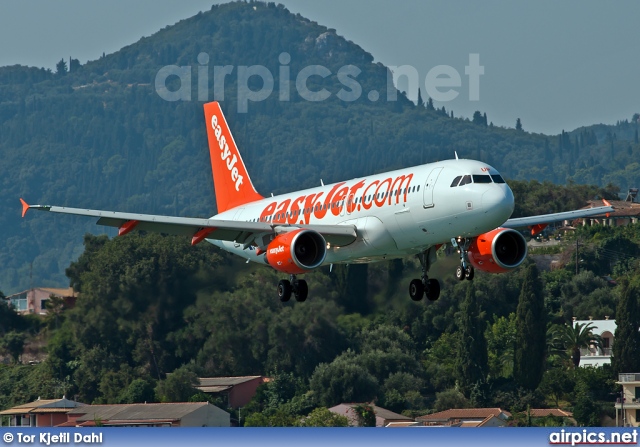 G-EZUP, Airbus A320-200, easyJet