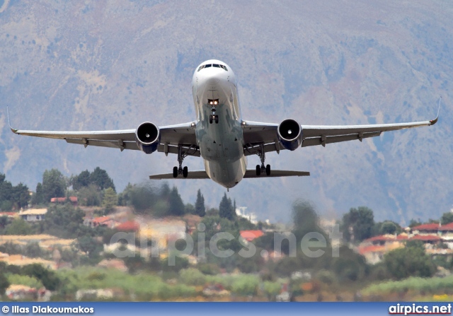 G-TCCB, Boeing 767-300ER, Thomas Cook Airlines