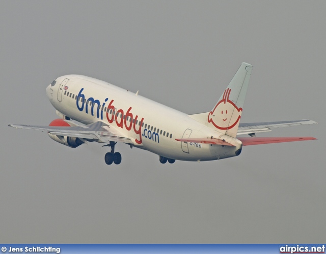 G-TOYI, Boeing 737-300, bmibaby