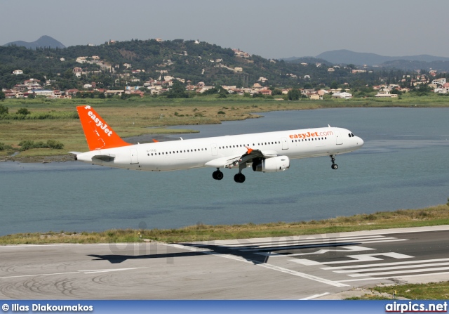 G-TTID, Airbus A321-200, easyJet