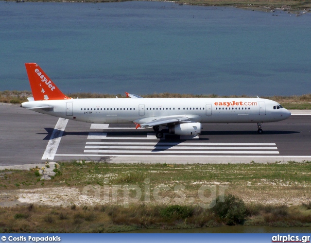 G-TTIF, Airbus A321-200, easyJet