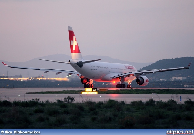 HB-IQC, Airbus A330-200, Swiss International Air Lines