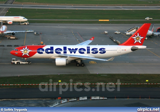 HB-IQI, Airbus A330-200, Swiss International Air Lines
