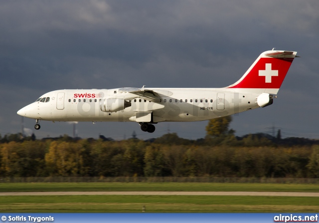 HB-IYR, British Aerospace Avro RJ100, Swiss International Air Lines