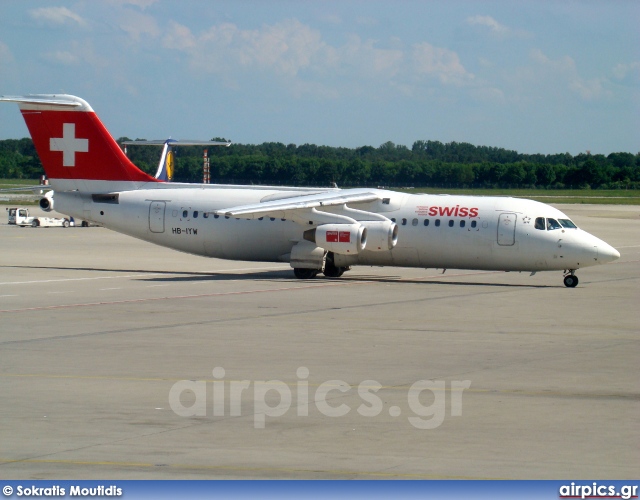 HB-IYW, British Aerospace Avro RJ100, Swiss International Air Lines