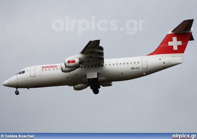 HB-IYZ, British Aerospace Avro RJ100, Swiss International Air Lines