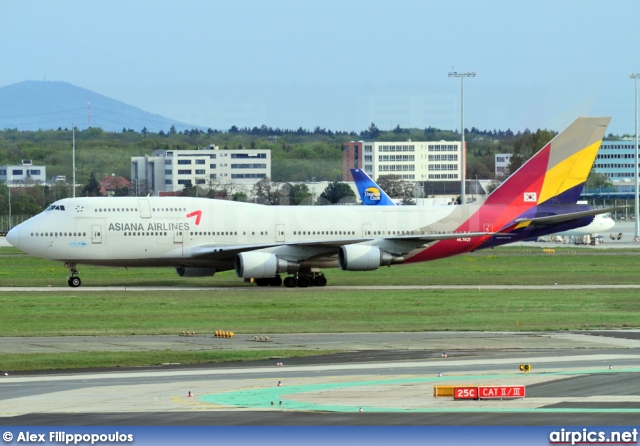 HL7421, Boeing 747-400M, Asiana Airlines