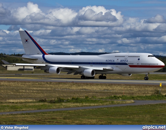 HL7465, Boeing 747-400, Korean Government