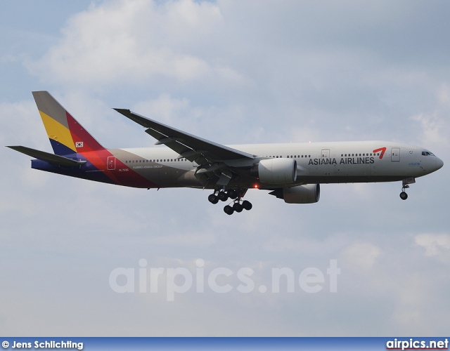 HL7596, Boeing 777-200ER, Asiana Airlines