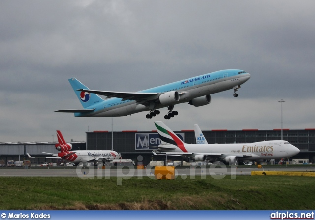 HL7764, Boeing 777-200ER, Korean Air