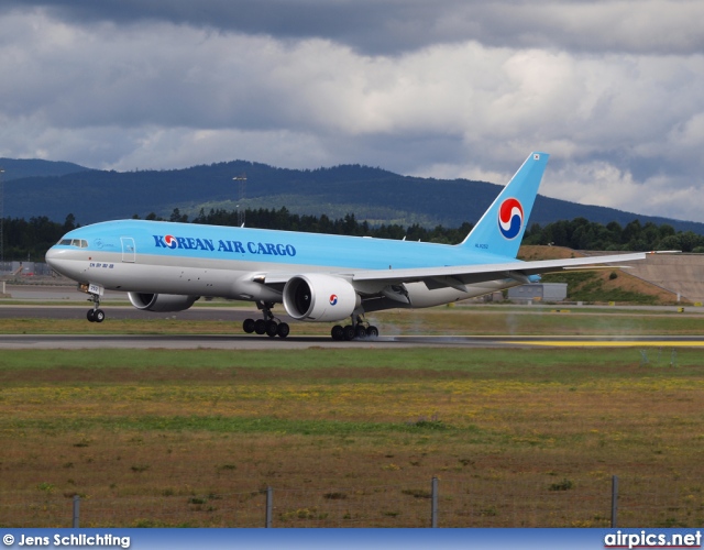 HL8252, Boeing 777F, Korean Air Cargo