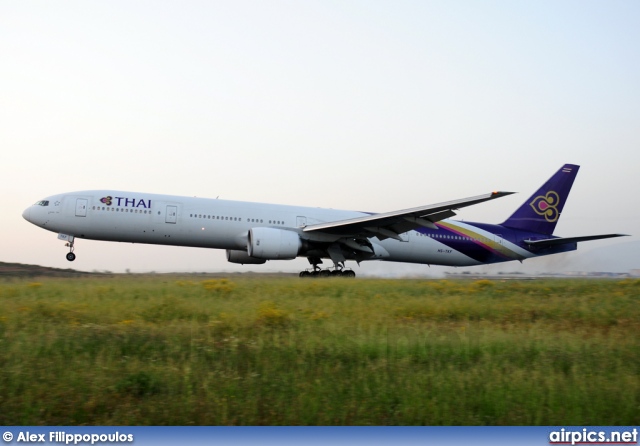 HS-TKF, Boeing 777-300, Thai Airways