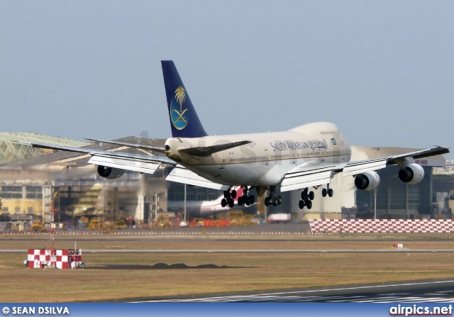 HZ-AID, Boeing 747-100, Saudi Arabian Airlines