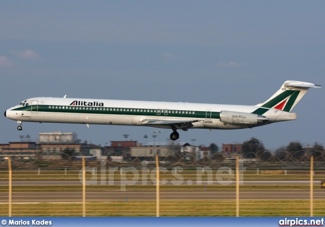 I-DANW, McDonnell Douglas MD-82, Alitalia