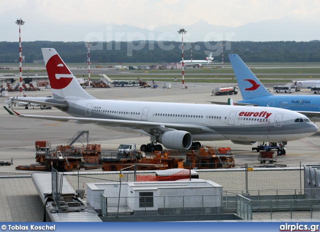 I-EEZL, Airbus A330-200, Eurofly