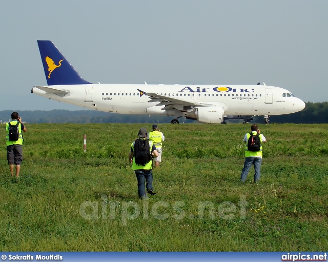 I-WEBA, Airbus A320-200, Air One