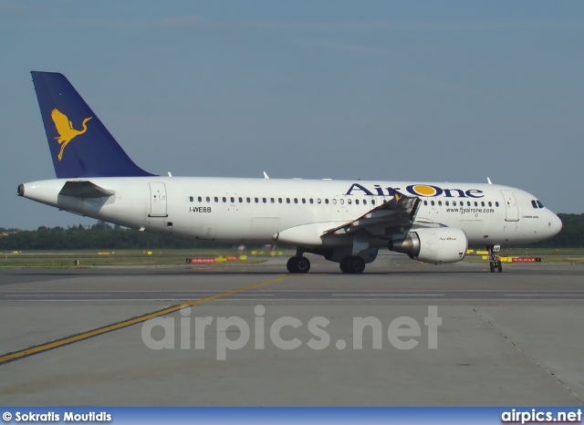 I-WEBB, Airbus A320-200, Air One