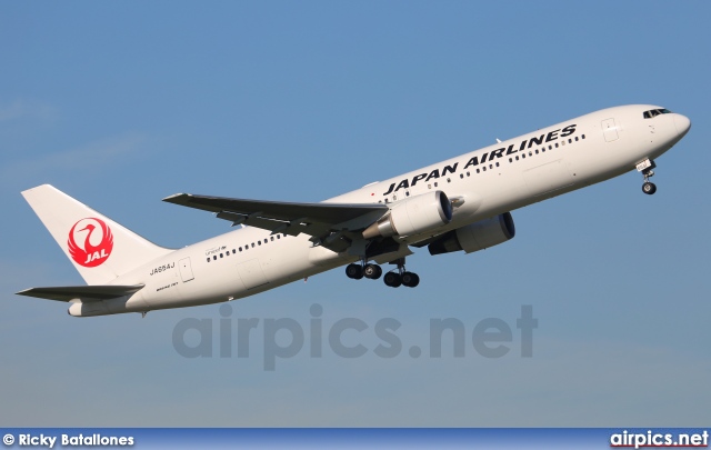 JA654J, Boeing 767-300ER, Japan Airlines