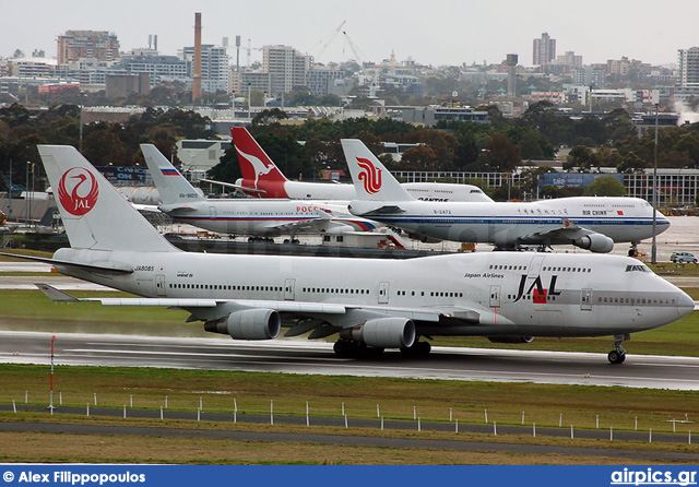 JA8085, Boeing 747-400, Japan Airlines