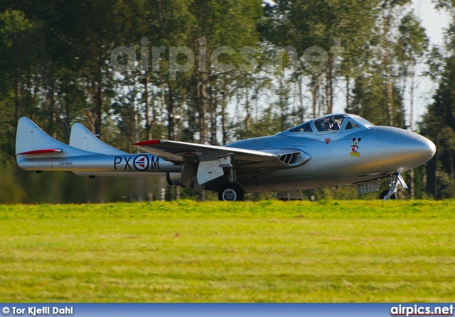 LN-DHZ, De Havilland DH-115 Vampire T.55, Private