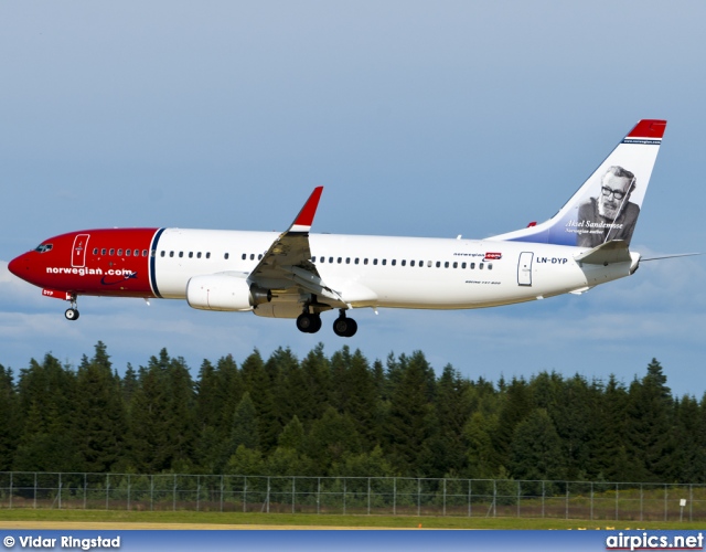 LN-DYP, Boeing 737-800, Norwegian Air Shuttle