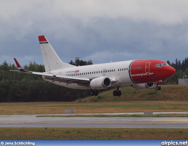LN-KHB, Boeing 737-300, Norwegian Air Shuttle