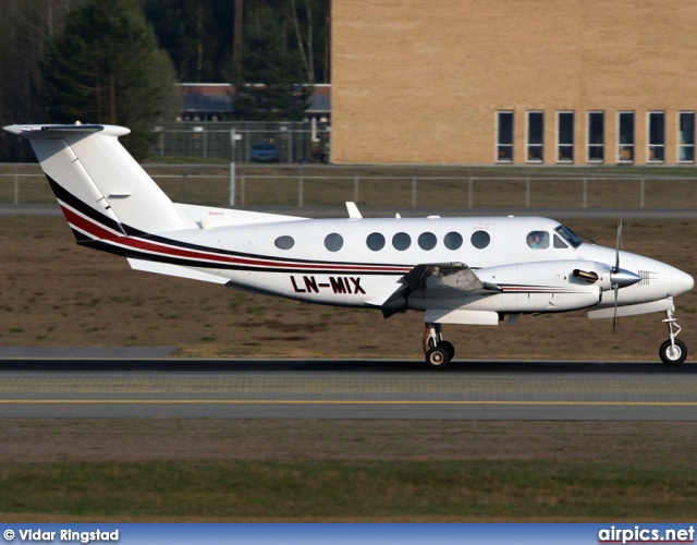 LN-MIX, Beechcraft B200 King Air, Untitled