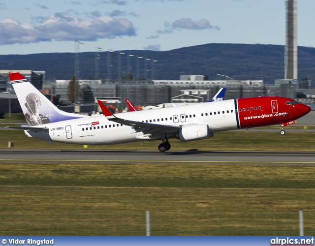 LN-NGC, Boeing 737-800, Norwegian Air Shuttle