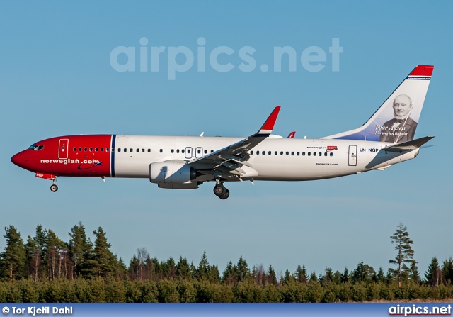 LN-NGP , Boeing 737-800, Norwegian Air Shuttle