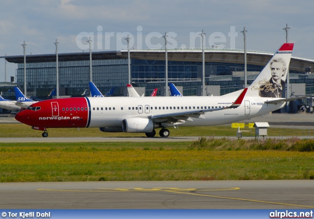 LN-NOB, Boeing 737-800, Norwegian Air Shuttle