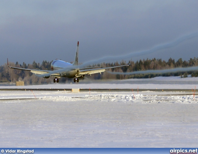 LN-NOJ, Boeing 737-800, Norwegian Air Shuttle