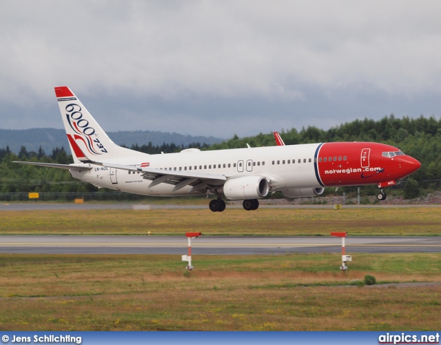 LN-NOL, Boeing 737-800, Norwegian Air Shuttle