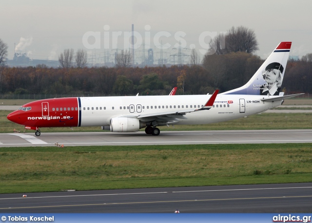 LN-NOM, Boeing 737-800, Norwegian Air Shuttle