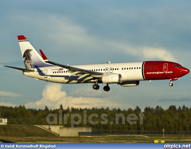 LN-NOV, Boeing 737-800, Norwegian Air Shuttle