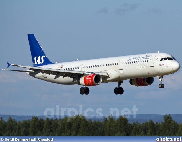 LN-RKI, Airbus A321-200, Scandinavian Airlines System (SAS)