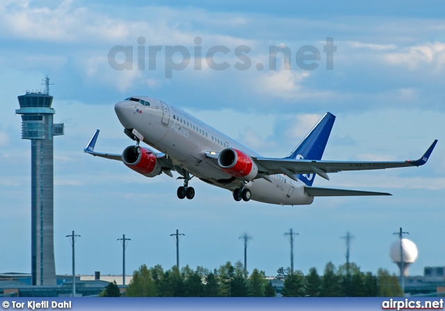 LN-TUJ, Boeing 737-700, Scandinavian Airlines System (SAS)