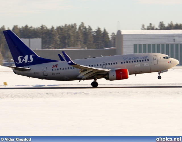 LN-TUM, Boeing 737-700, Scandinavian Airlines System (SAS)